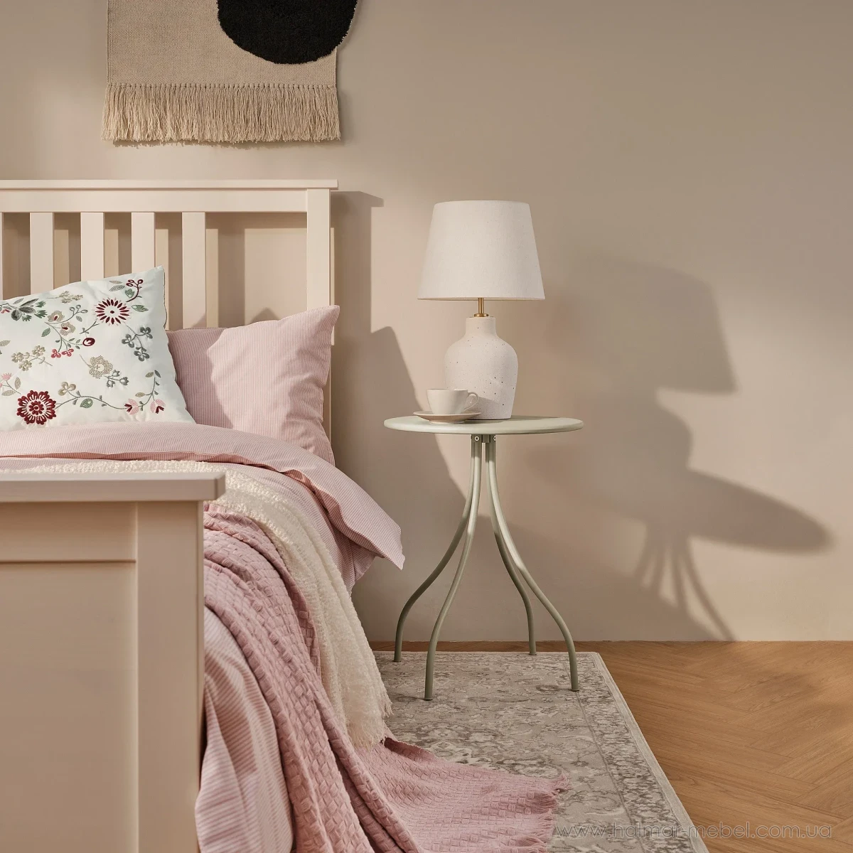 Стол журнальный TÅNEBRO IKEA светло-серый Стол журнальный TÅNEBRO IKEA светло-серый