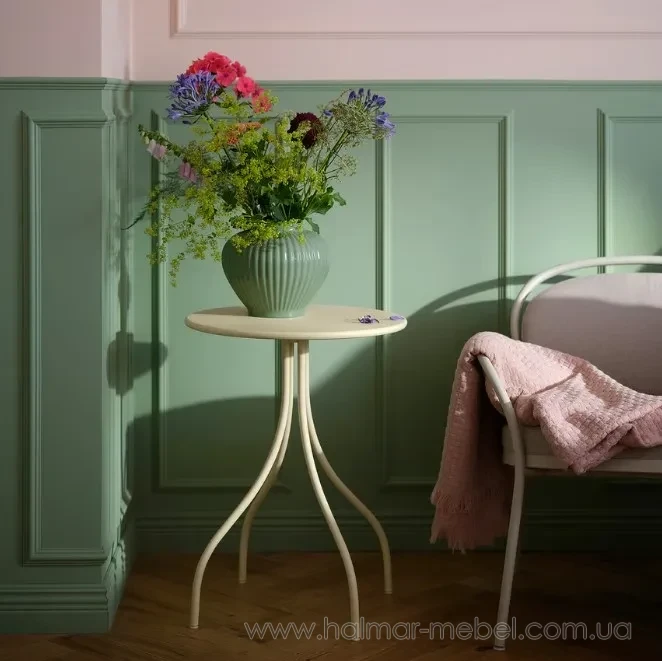 Стол журнальный TÅNEBRO IKEA бледно-желтый Стол журнальный TÅNEBRO IKEA бледно-желтый