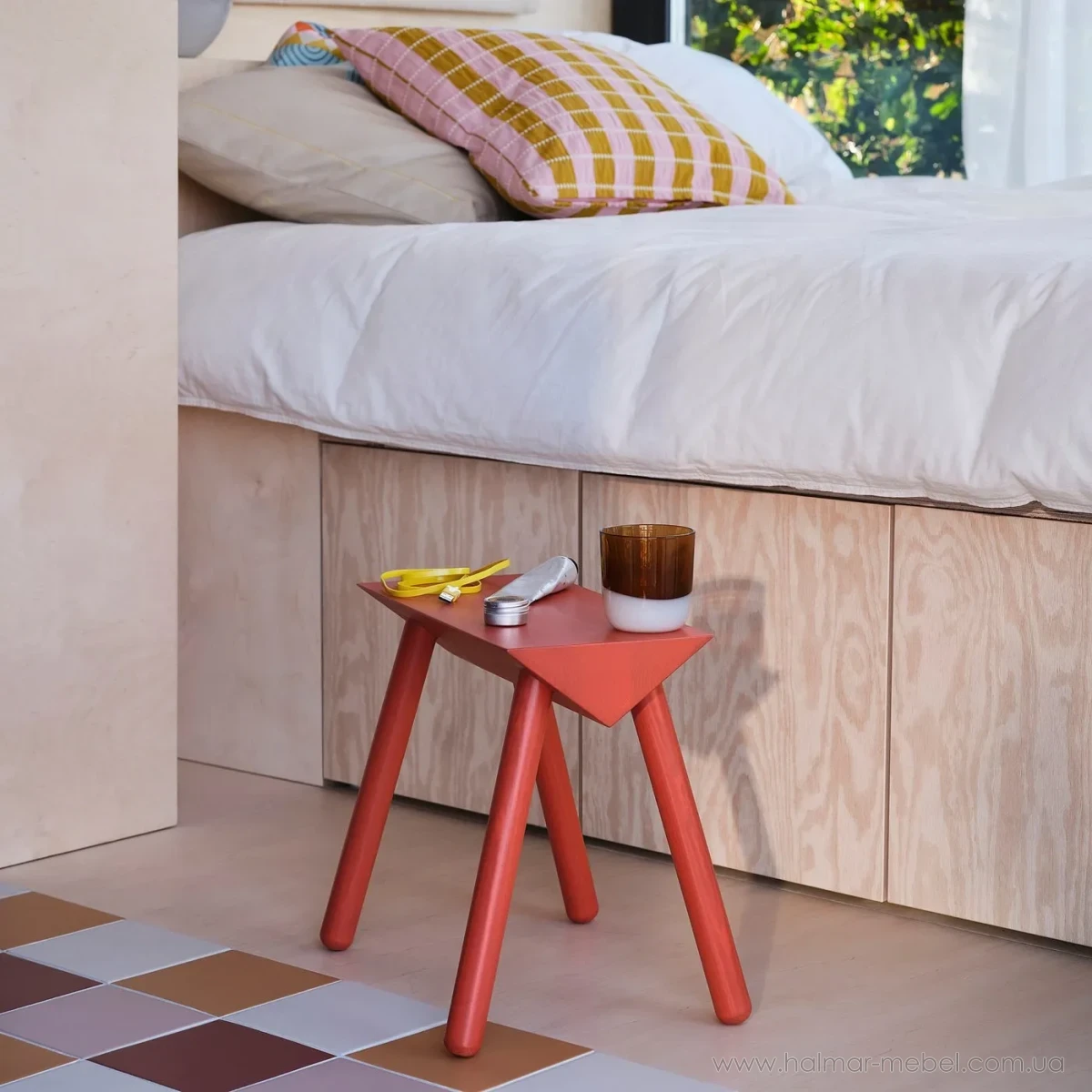 Табурет OMMJÄNGE IKEA оранжево-червоний Табурет OMMJÄNGE IKEA оранжево-червоний