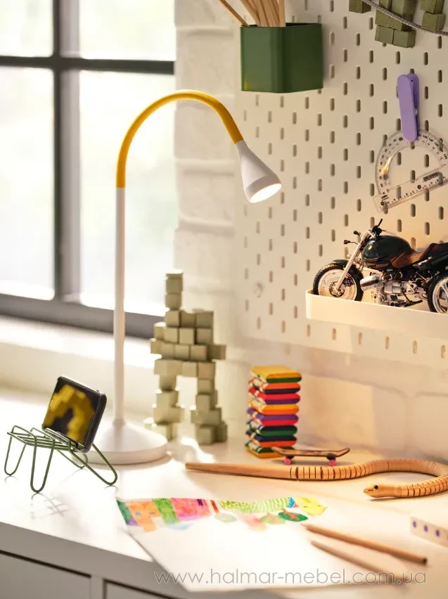 Настільна лампа LED NÄVLINGE IKEA білий/жовтий Настільна лампа LED NÄVLINGE IKEA білий/жовтий