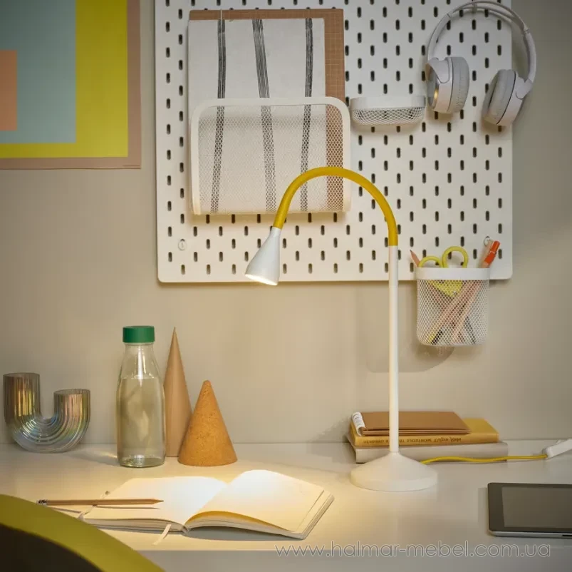 Настільна лампа LED NÄVLINGE IKEA білий/жовтий Настільна лампа LED NÄVLINGE IKEA білий/жовтий